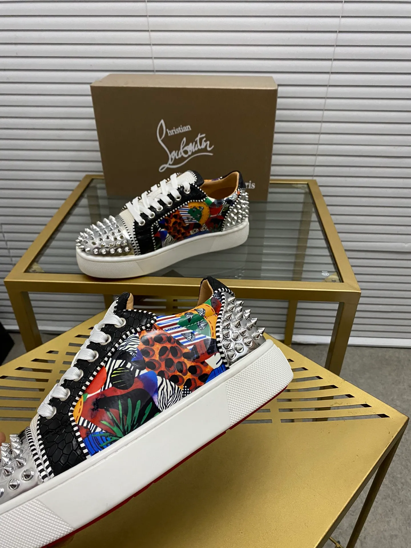 (Customized model) Ex-factory price is 600. christian louboutin (CL red sole shoes) counter series, casual sneakers for couples 📢 📢 📢 Exclusive hot style release 🎈🎈💪 Movable latex feet 👻 Finished outsole line [Proud] 😝Female 35-40# Male 38#-46, global supply😝 [Top version]: Original imported genuine leather upper, top original leather lining, original molded TPU outsole, original 1:1 detail processing, original shoe last,